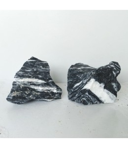 Black & White Aurum Rock Medium, 18-23 cm / box